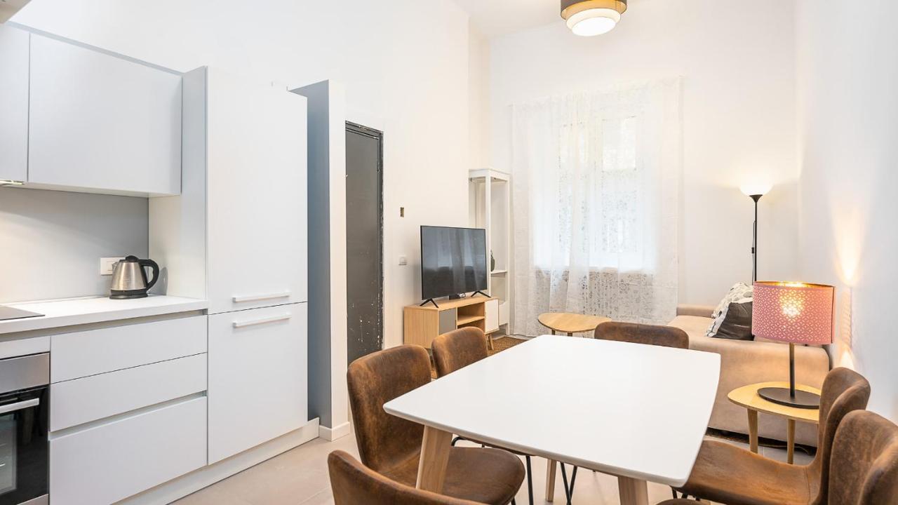 Classbnb - Due Moderni Appartamenti A 1Km Dall'Arco Della Pace Милан Экстерьер фото